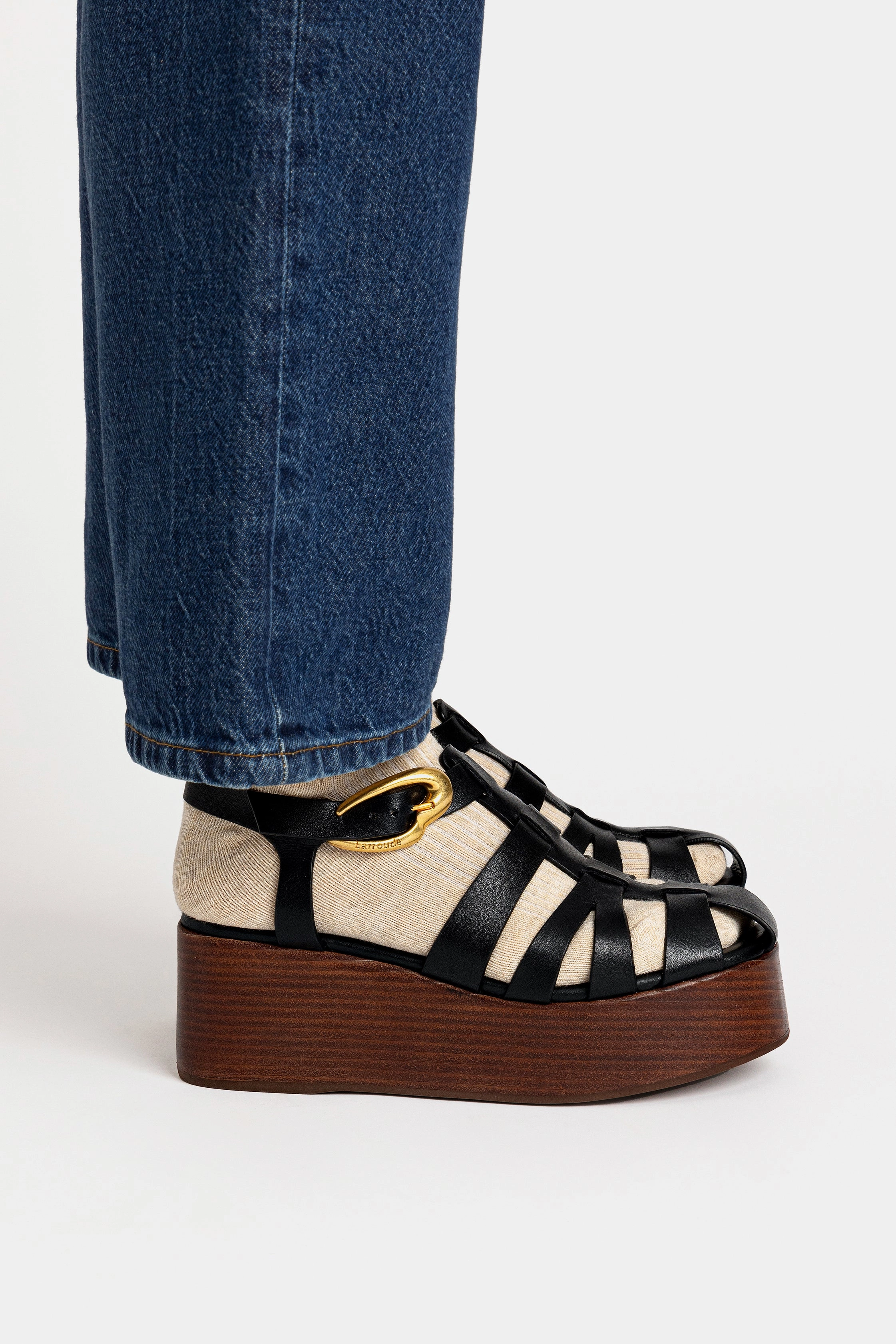 Stevie Verona Flatform Sandal In Black Leather pool