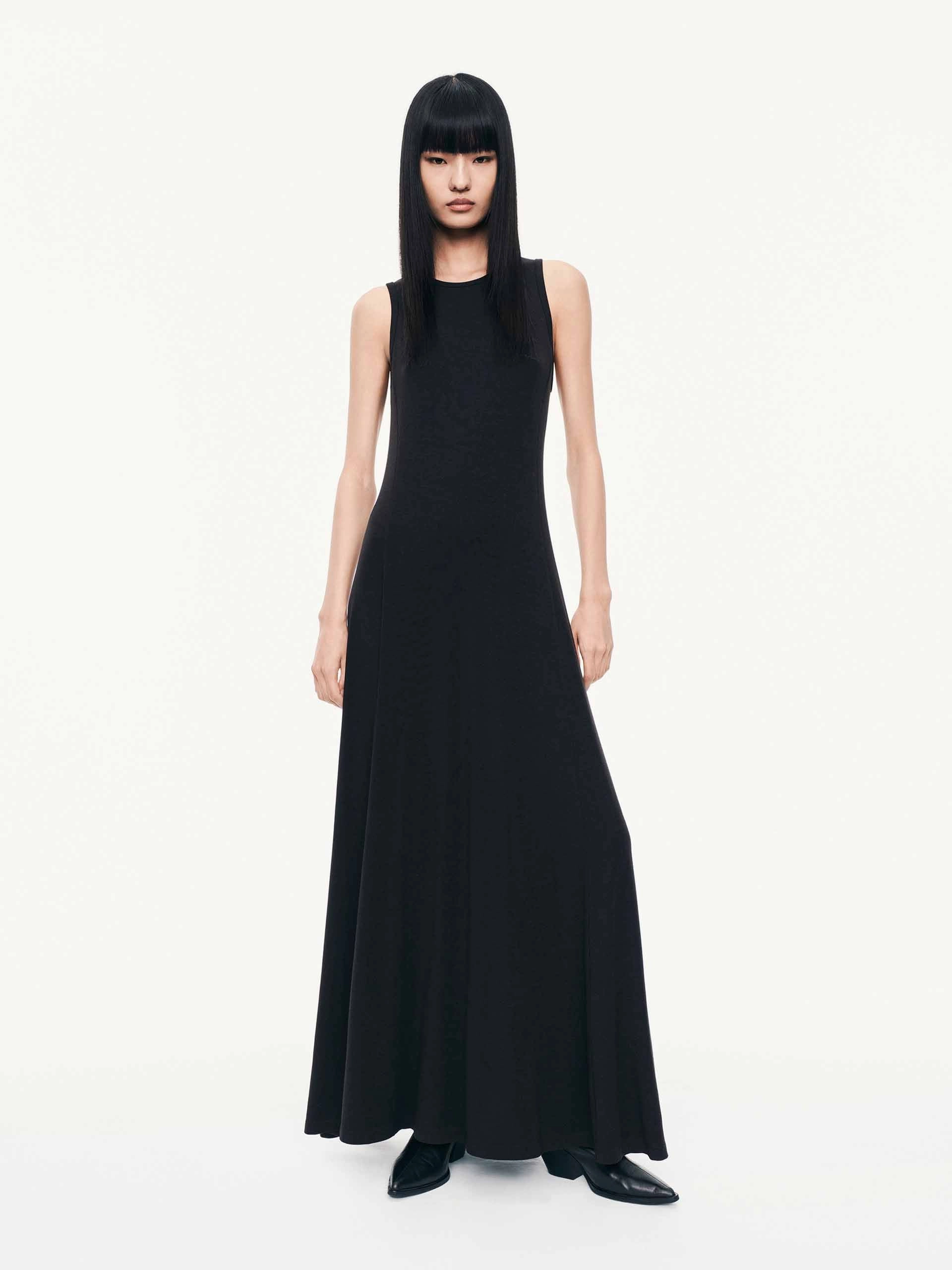 Gentle Texture Minimal Details Sleeveless Waisted Dress