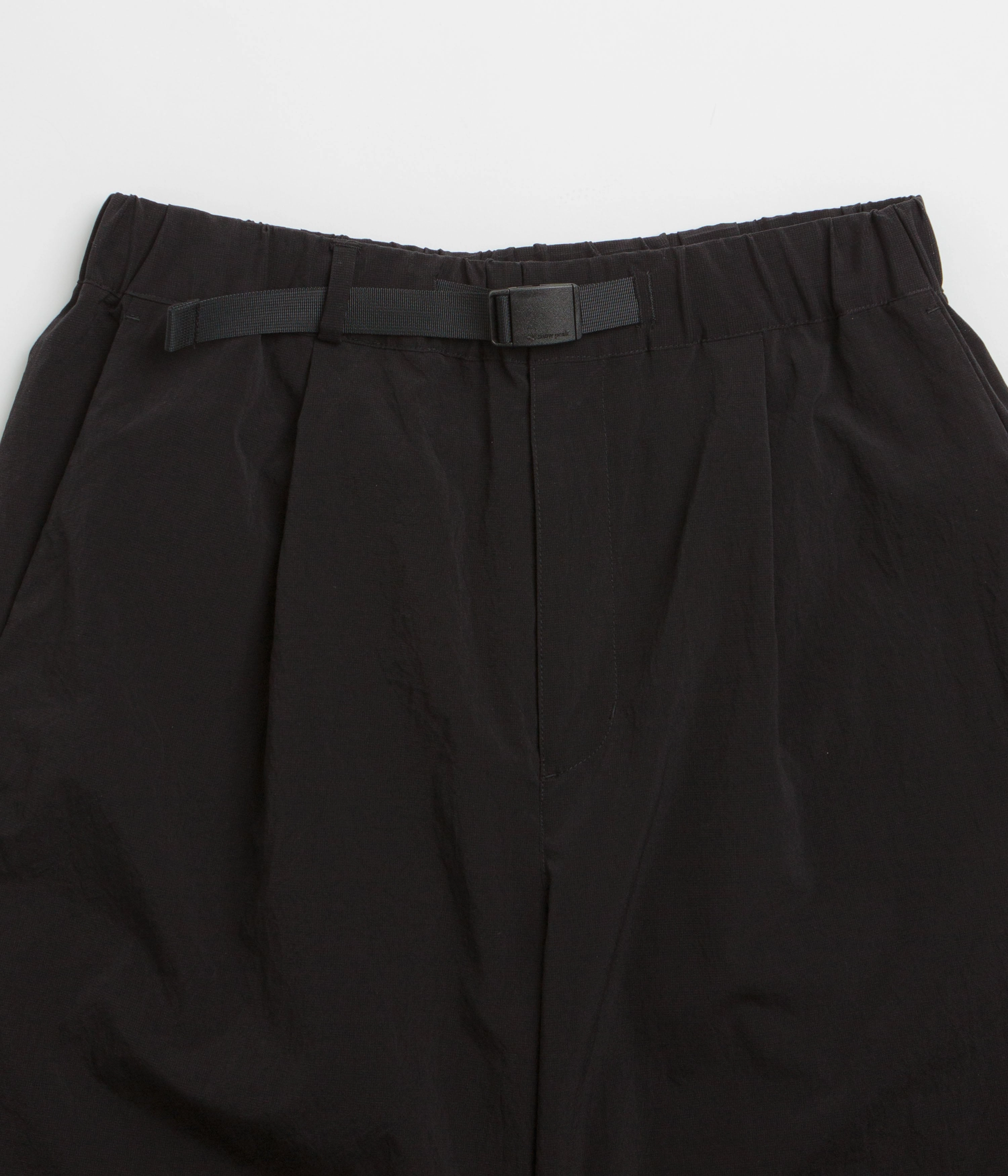 Crisp Texture Snow Peak Breathable Quick Dry Shorts - Black