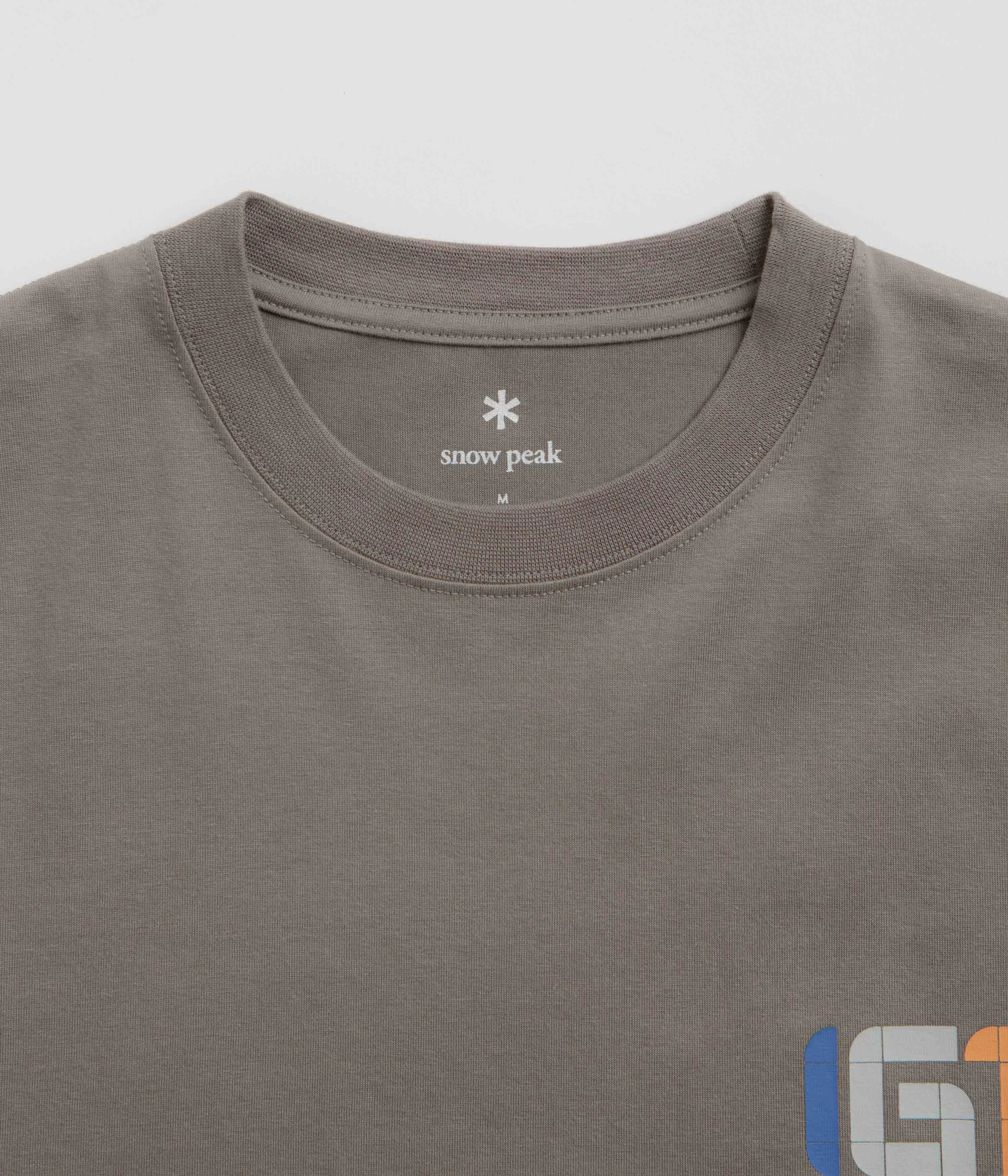 Snow Peak IGT Logo T-Shirt - Greige Slim fit clothing