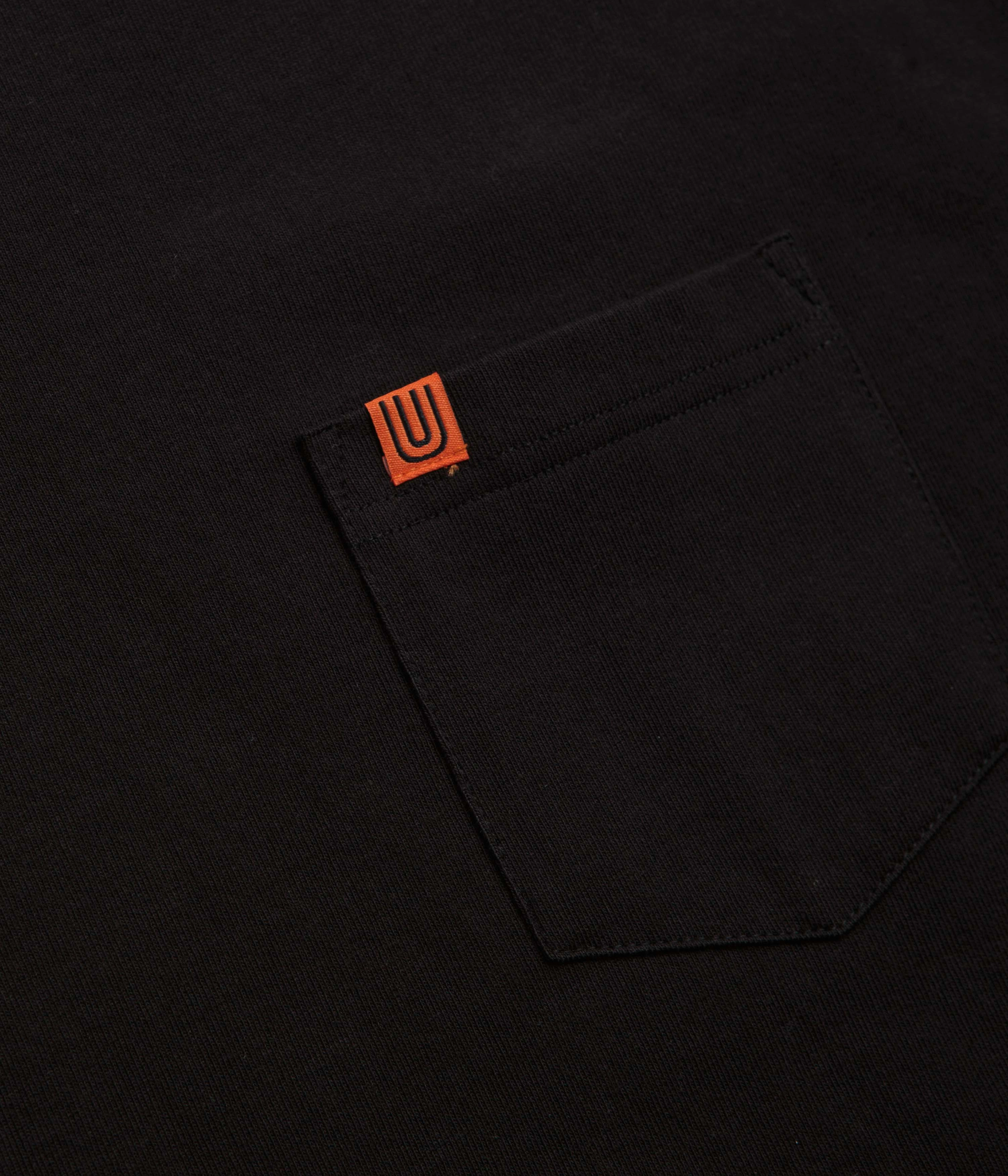 Universal Overall Pocket T-Shirt - Black Stylish Outfit Active Lifestyle