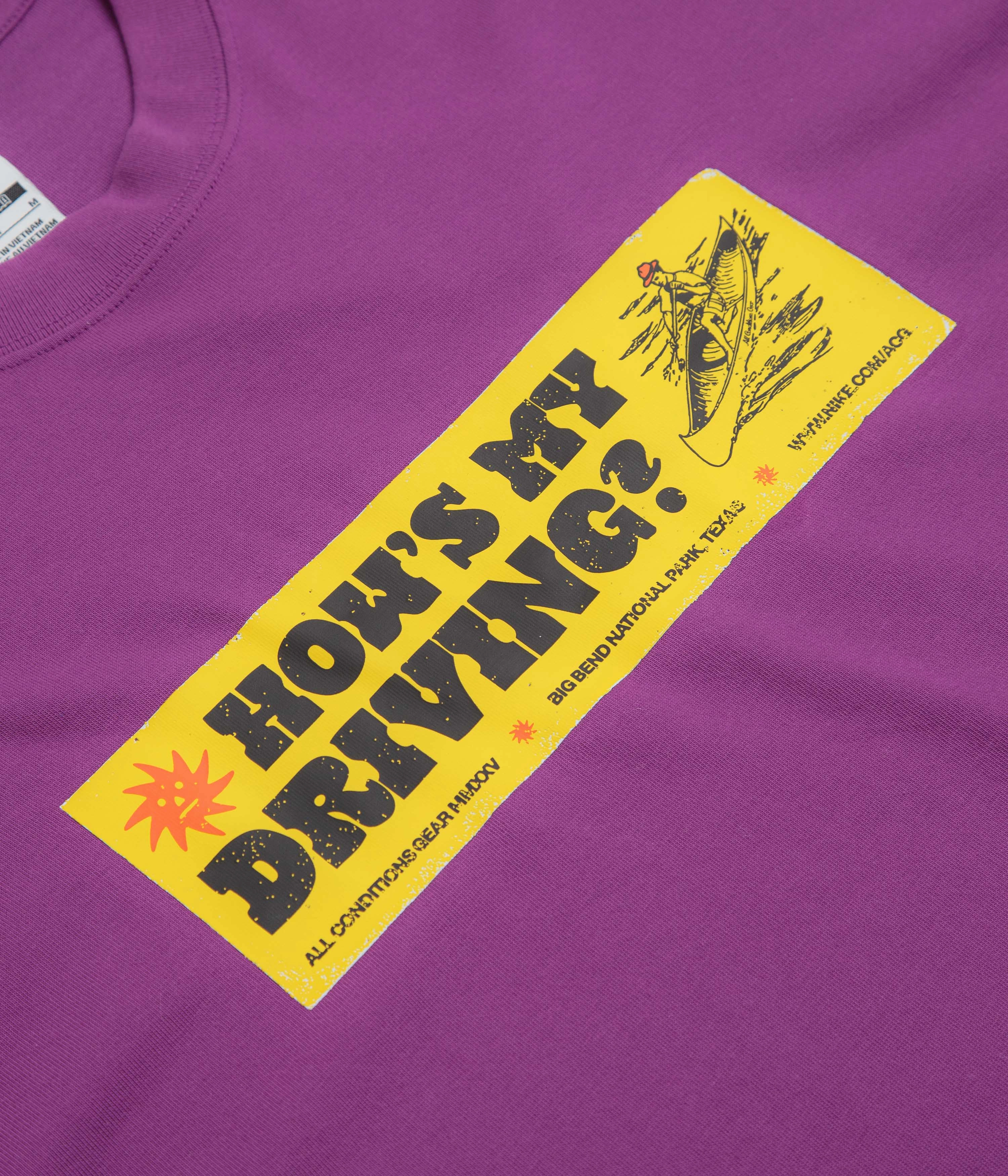 slim fit Nike ACG Canoe Sticker T-Shirt - Bold Berry