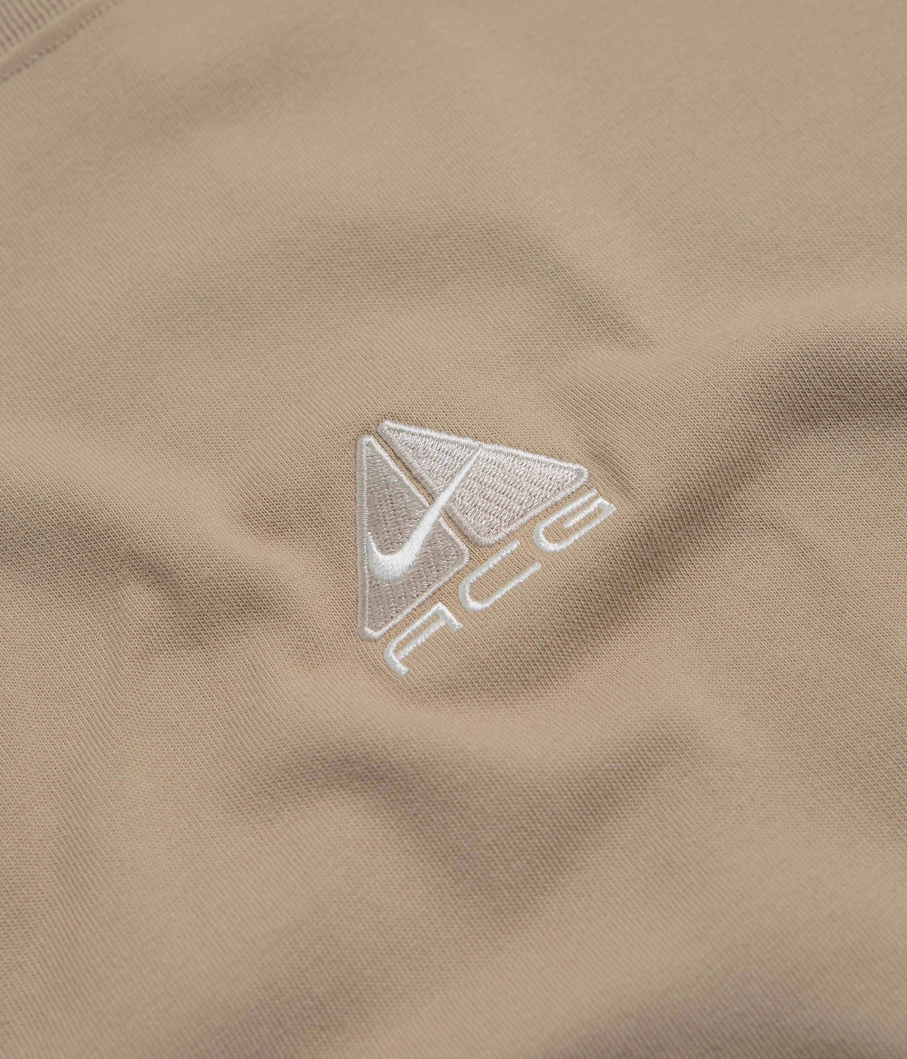 Nike ACG Lungs Long Sleeve T-Shirt - Khaki Casual Layer Look