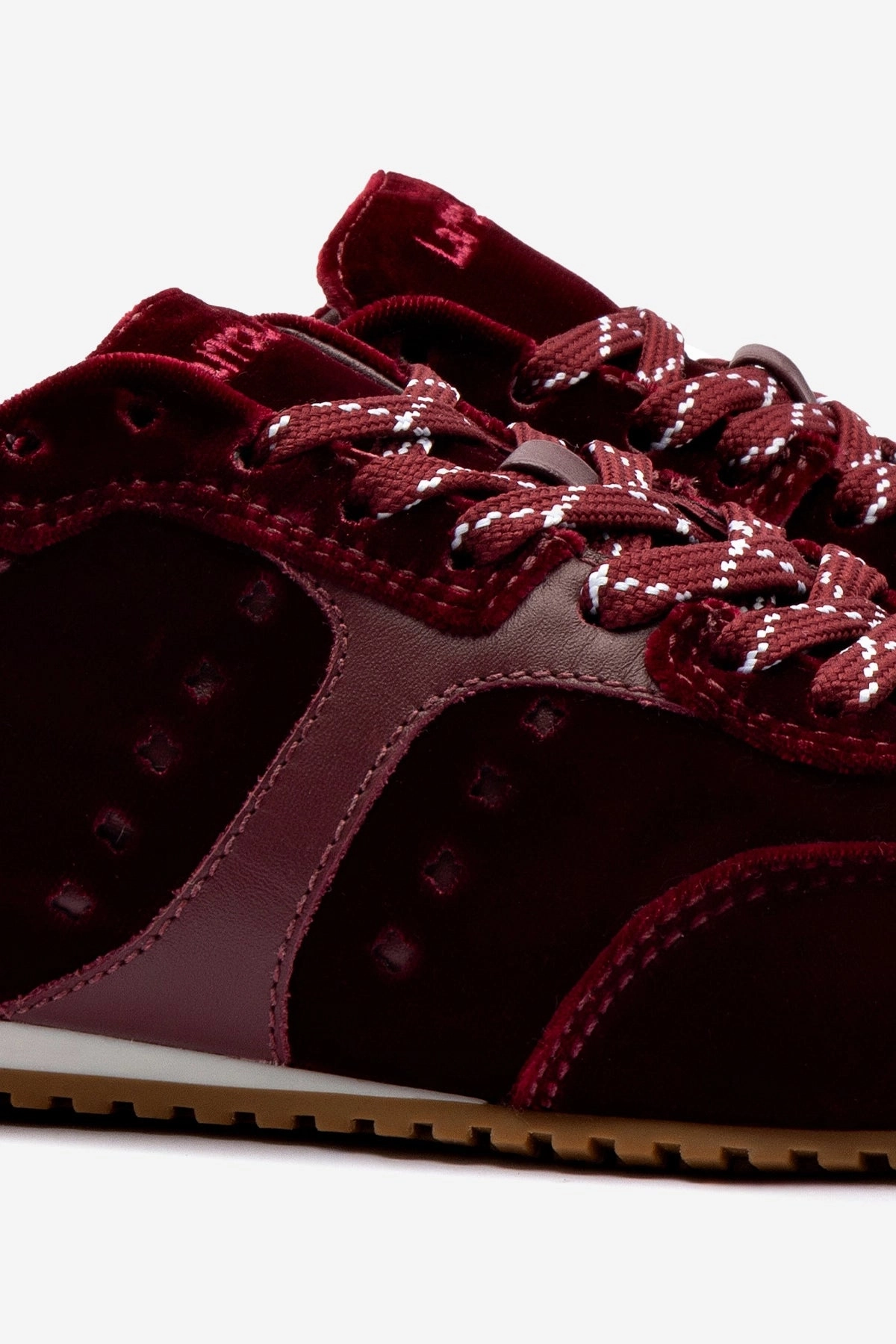 Urban Trekking Breath Mesh Stella Sneaker In Wine Velvet