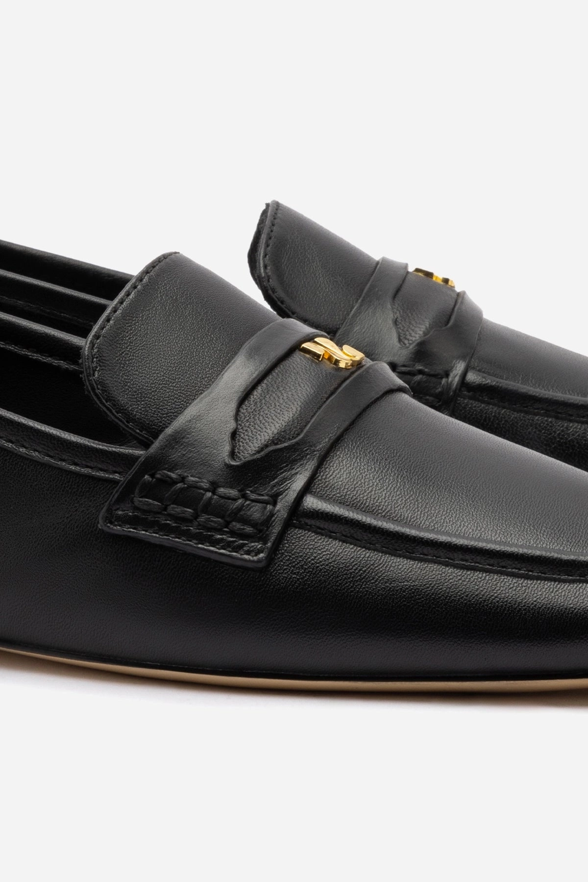Suki Flat Loafer In Black Leather Simple Touch Practical Design