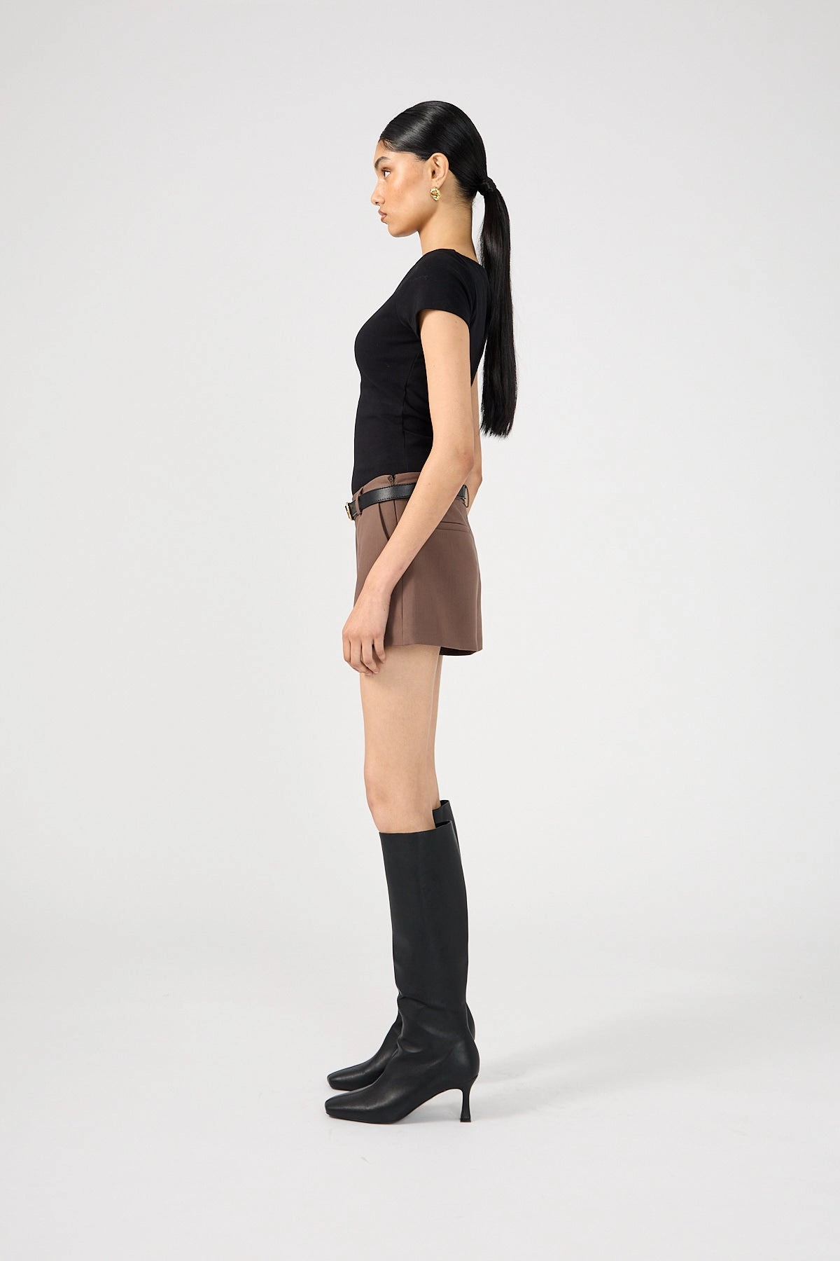 Perfect Stranger Luca Low Rise Shorts Taupe Sleek Shape