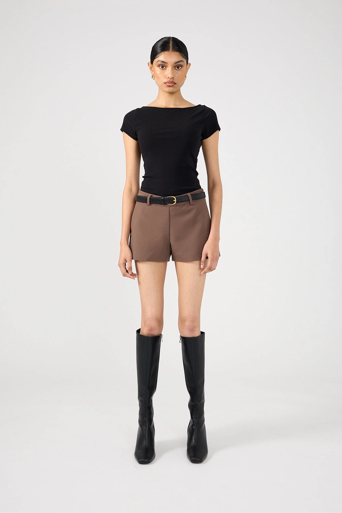 Perfect Stranger Luca Low Rise Shorts Taupe Body Movement Functional Design