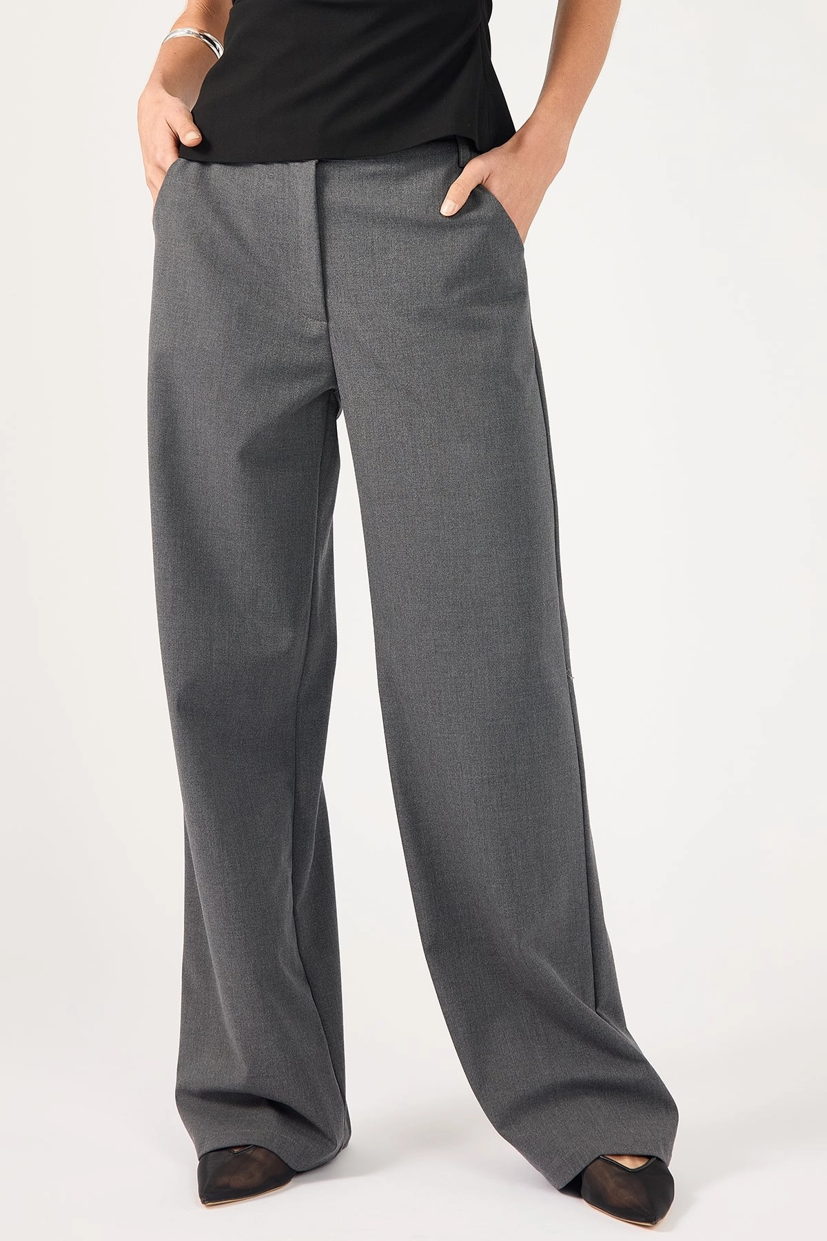 Printed design Perfect Stranger Koda Mid Rise Tailored Pant Grey