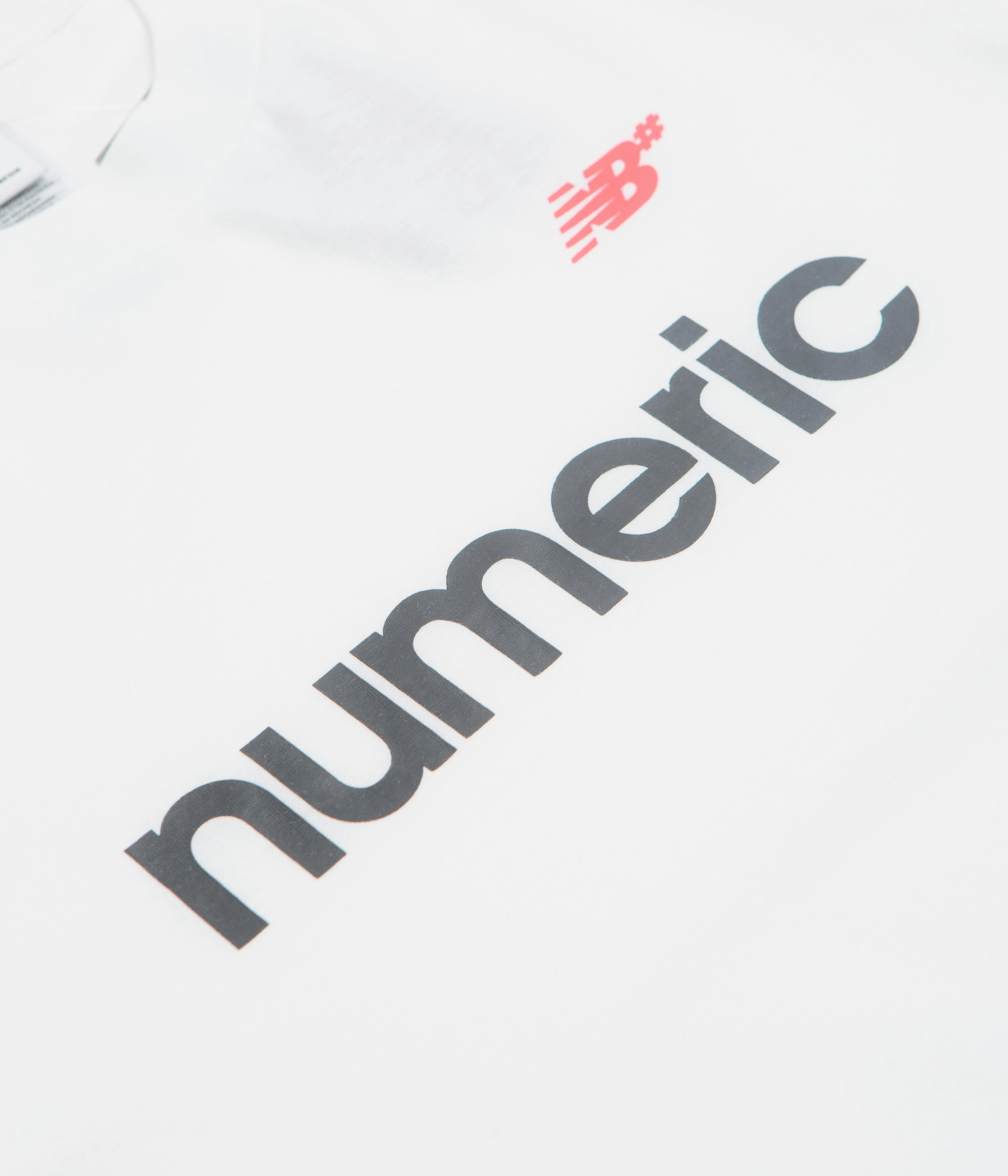 New Balance Numeric Linear Logo T-Shirt - White Garment Dyed Stylish Essential