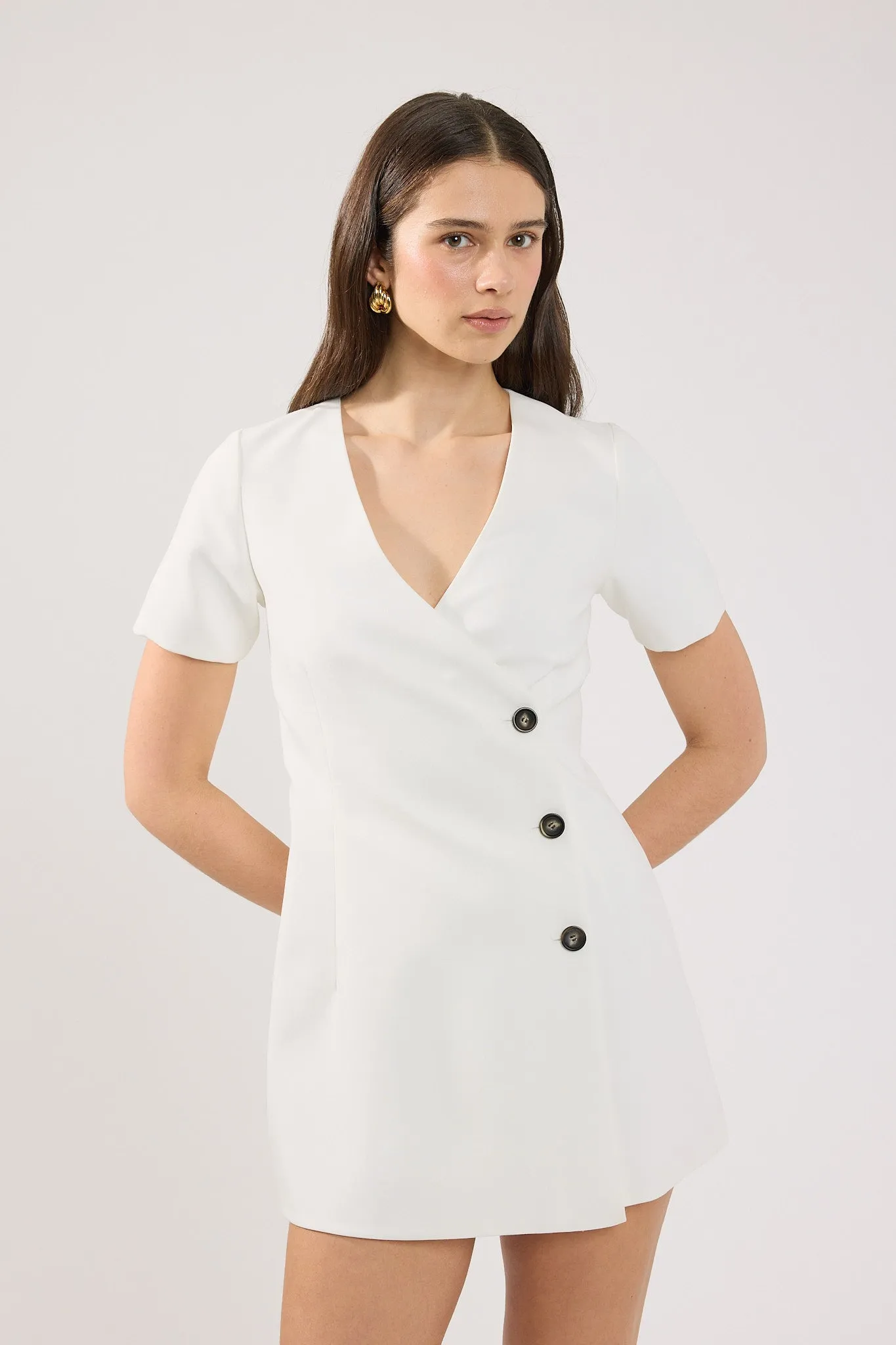 Perfect Stranger Beth Mini Dress Off White Sleek Silhouette