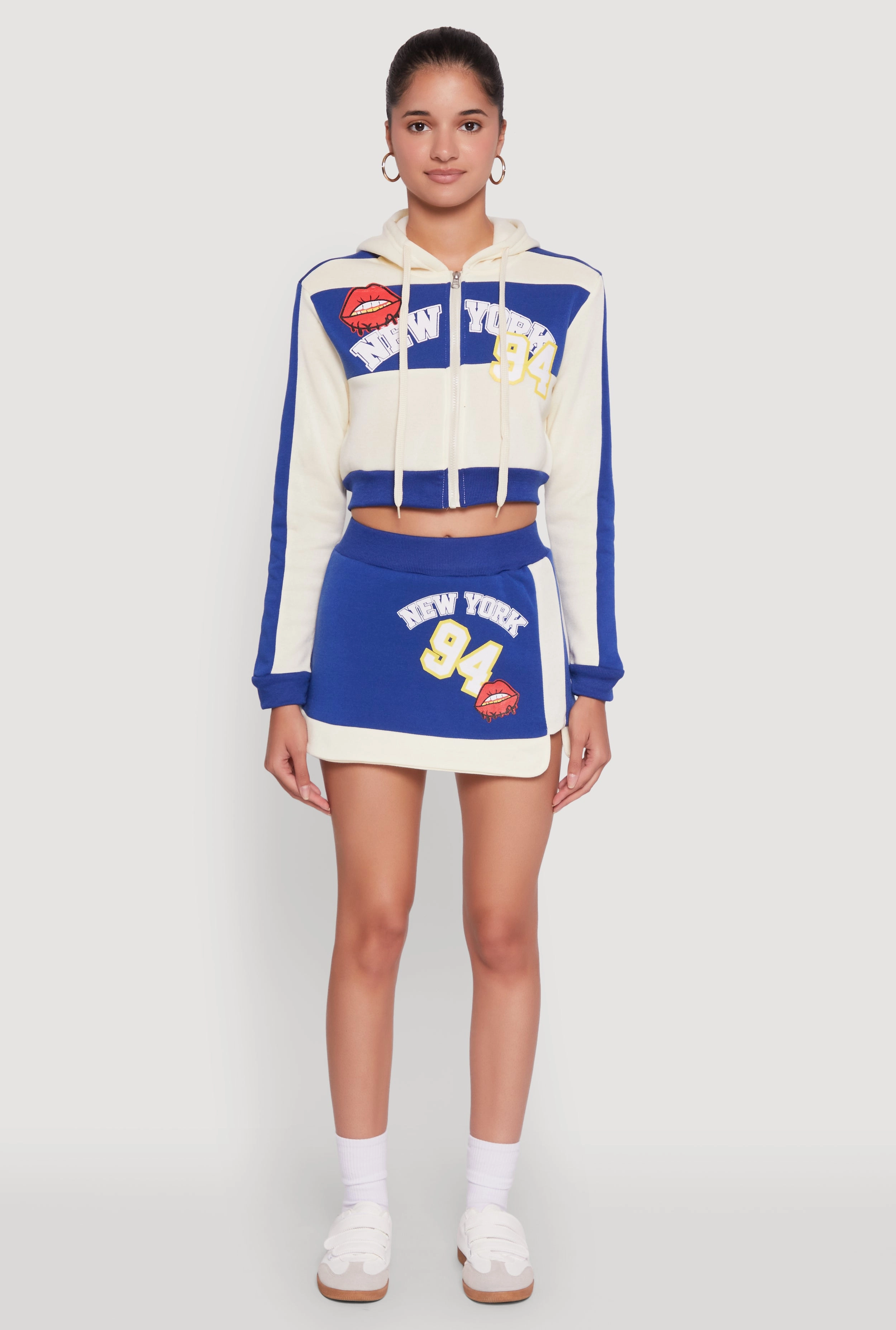 Trendy New York Graphic Cropped Hooded Sweatshirt storage room