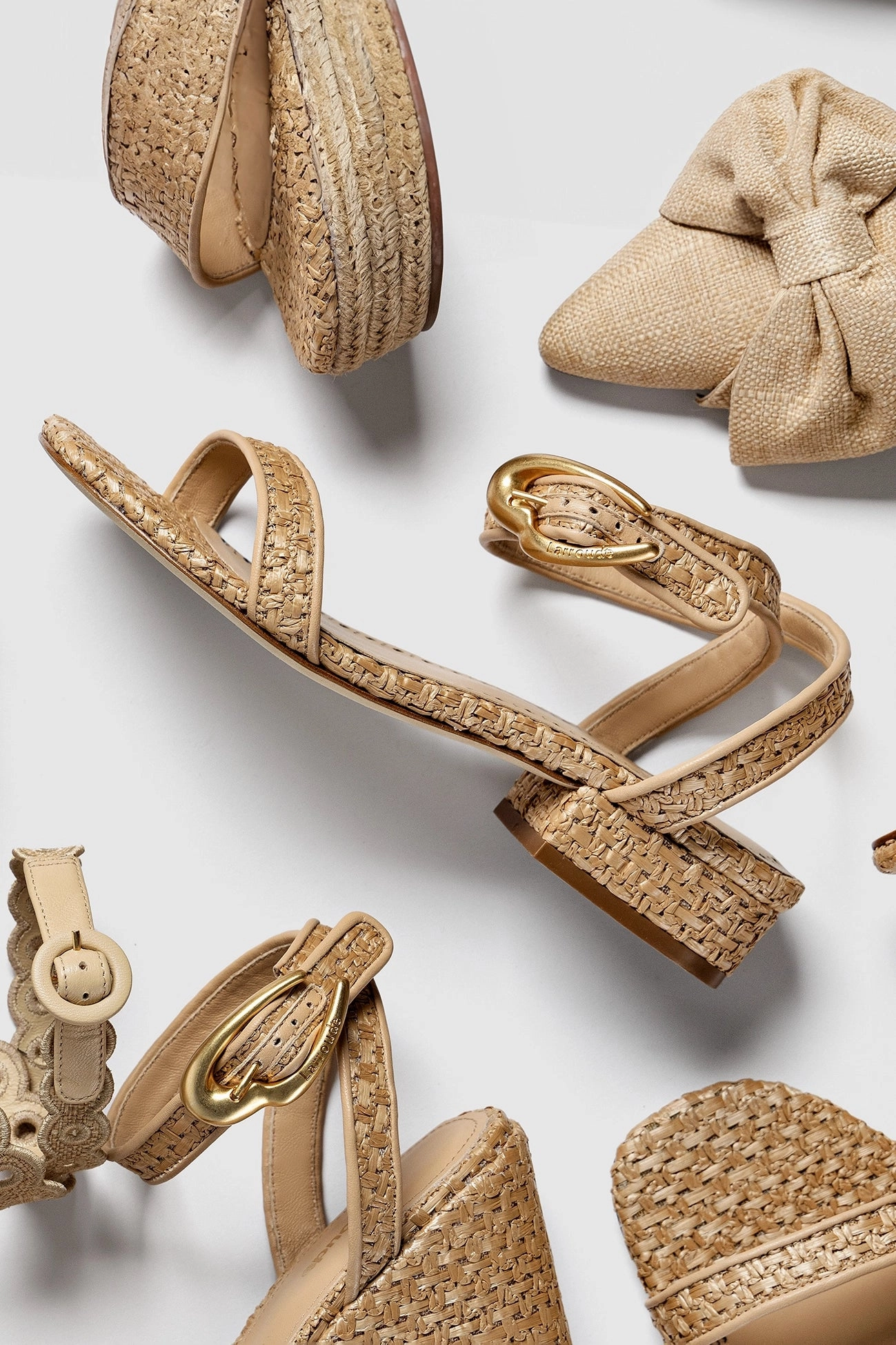 Step Easy Verona Flat Sandal In Beige Leather and Natural Raffia
